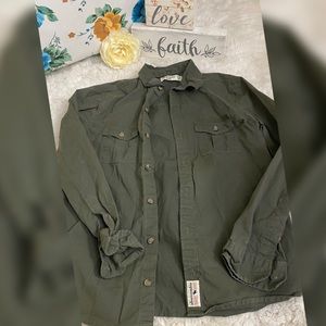 ⭐️Abercrombie & Fitch button down shirt ⭐️